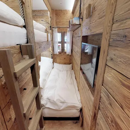 Au Reduit 208 * St. Moritz